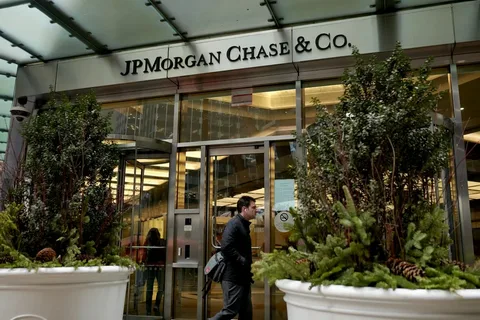 Why JPMorgan Private Bank Says the S&P 500 Will Surge 10% in a Year Despite Looming Inflation Shocks